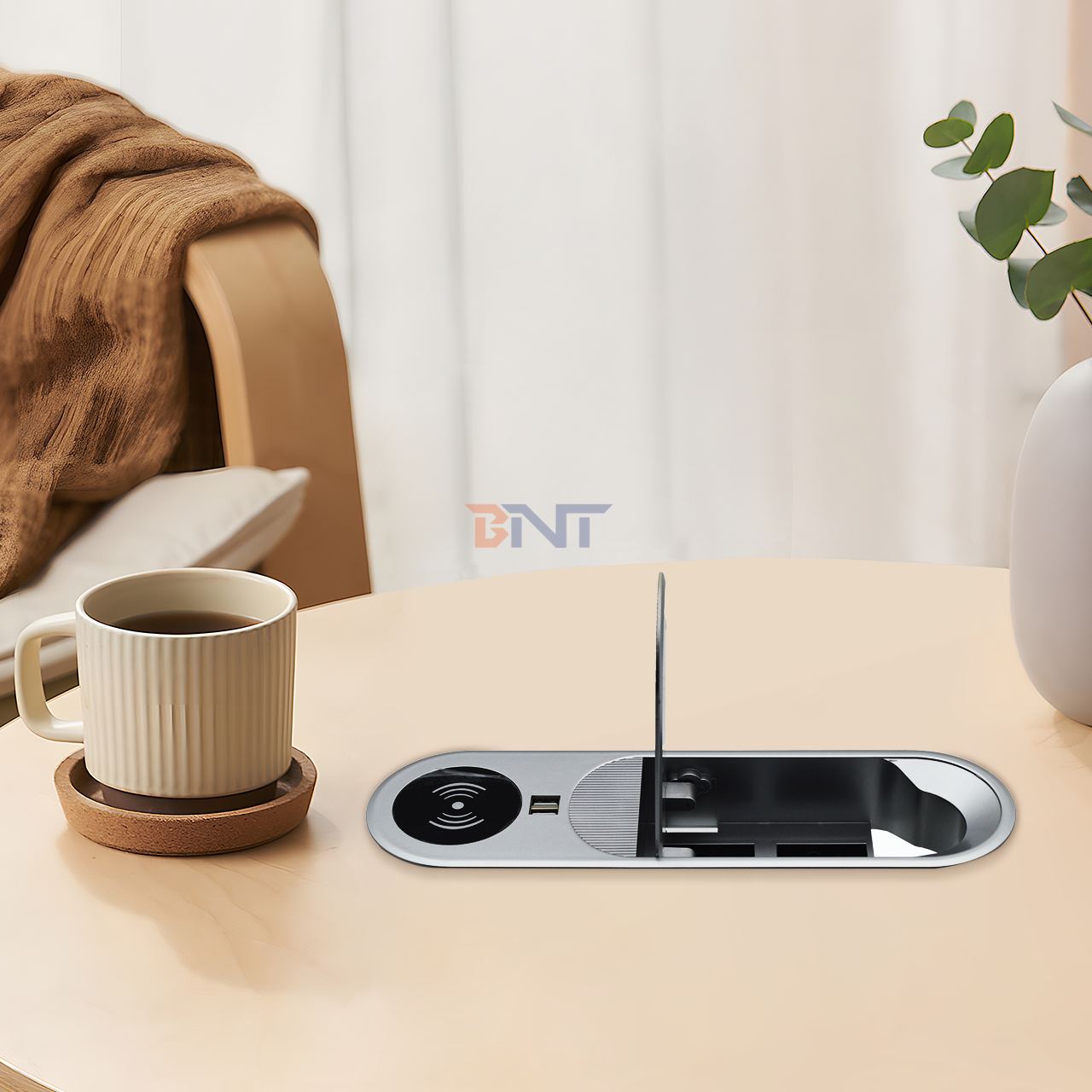 Multifunctional 2AC and 2USB A Charing Outputs Desktop Power Socket with Wireless Charger